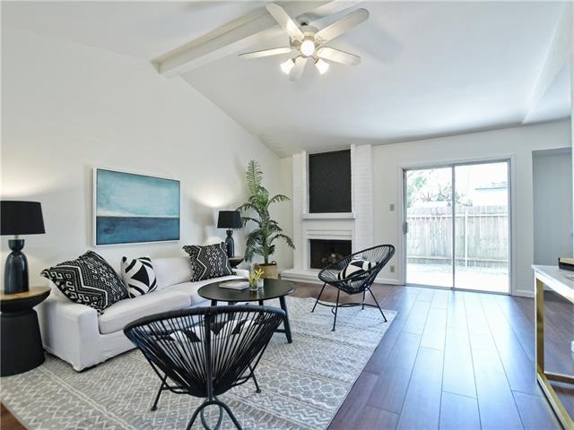 Beautiful Living Room with Gas Fireplace and Vault