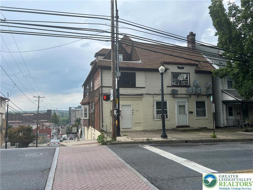 1201 E 4th St unit 3, Bethlehem, PA 18015 - photo 1