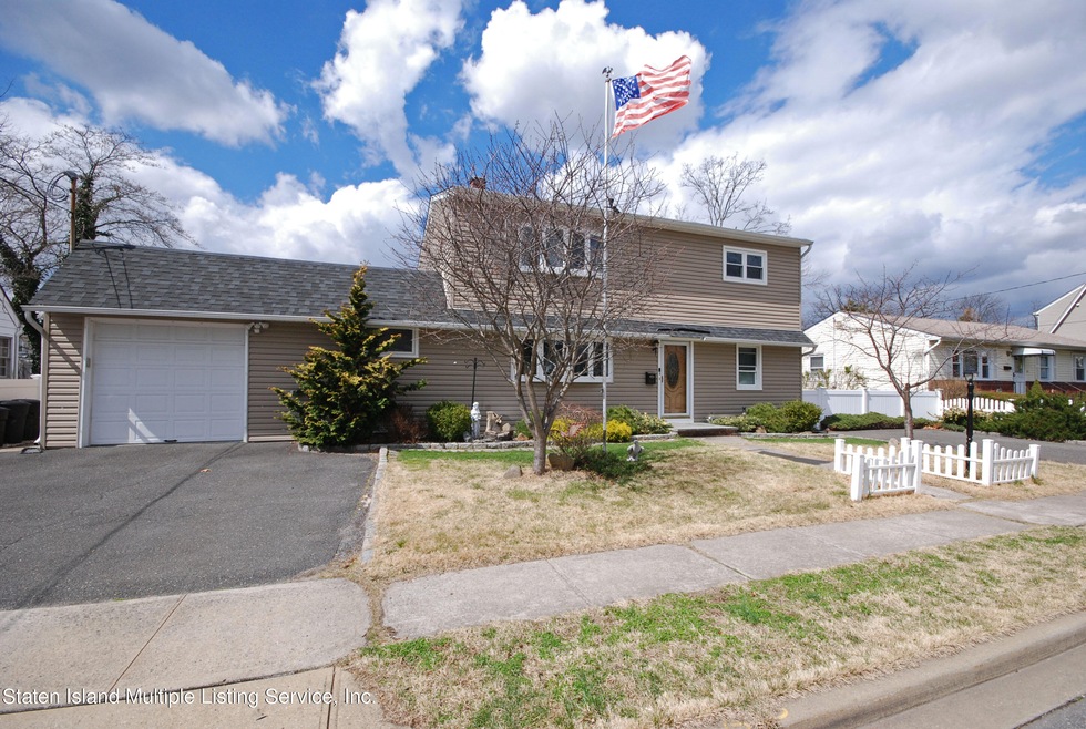 68 Avondale St, Valley Stream, NY 11581 - photo 1