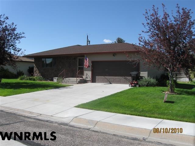 2009 E 29th St, Scottsbluff, NE 69361 - photo 1