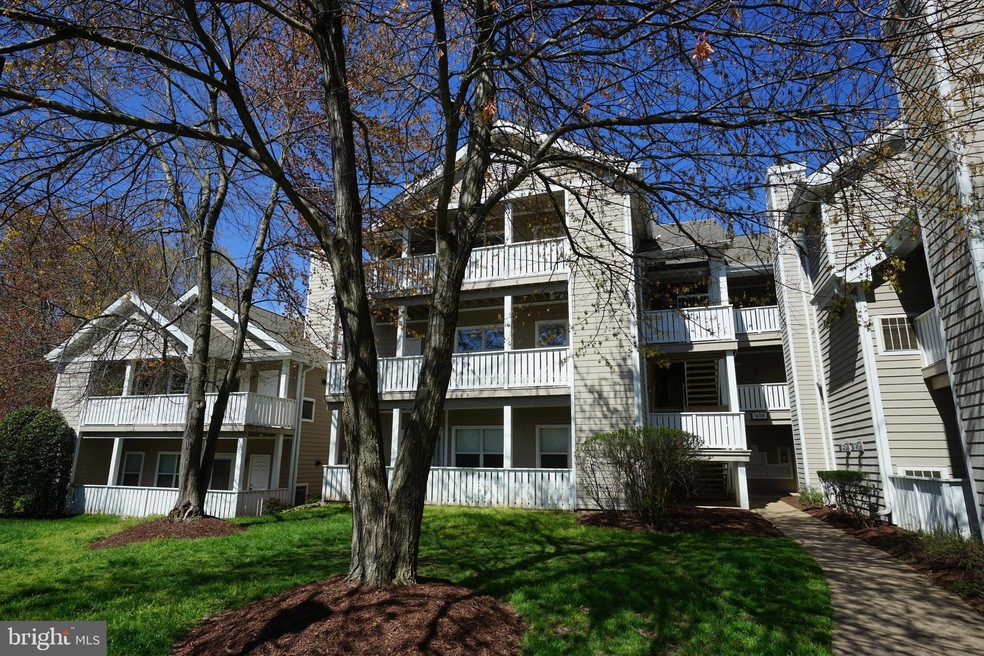 14314 Climbing Rose Way unit 102, Centreville, VA 20121 - photo 1