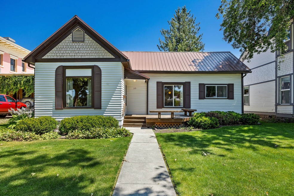 319 4th Ave E, Kalispell, MT 59901 - photo 1