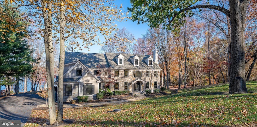 2236 E Deerfield Dr, Media, PA 19063 - photo 1