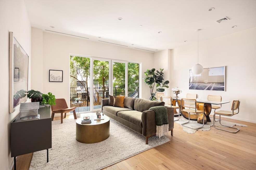 Sold $1,595,000 • Co-Listing Agent