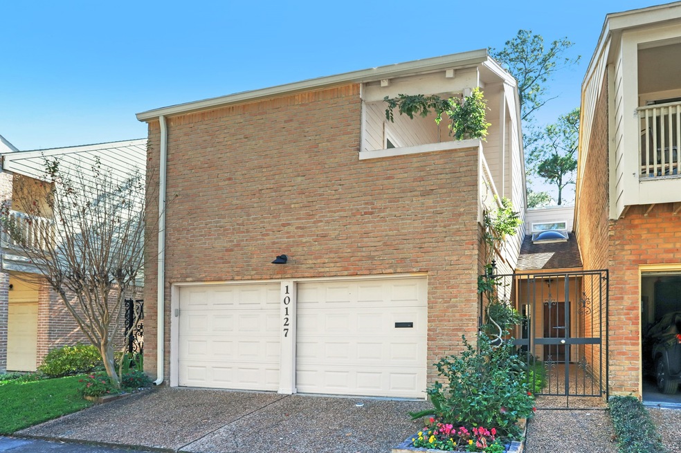 10127 Valley Forge Dr, Houston, TX 77042 - photo 1