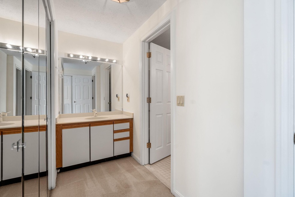 75 Walden Pond Dr, Nashua, NH 03064 - photo 1