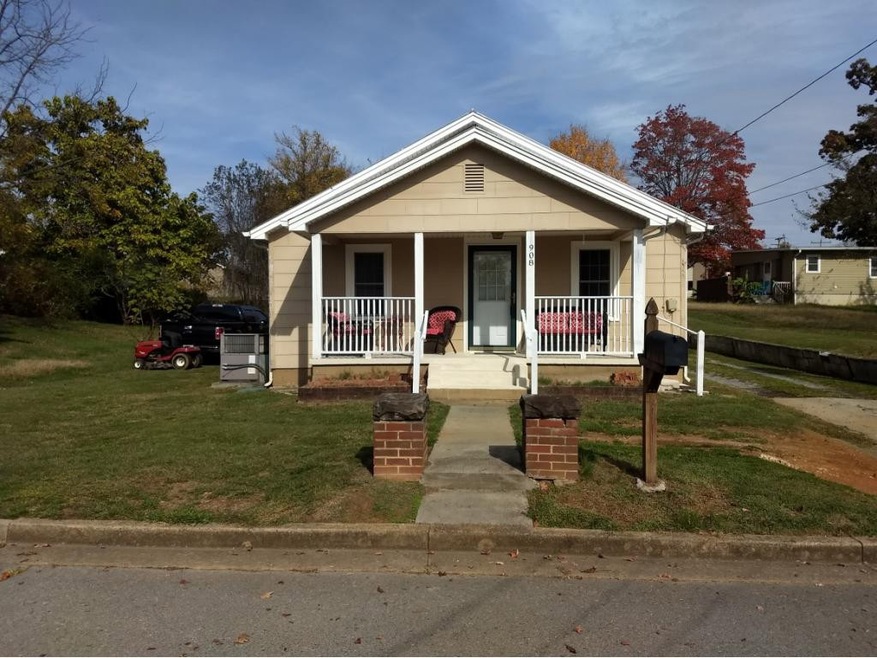 908 Hopson St, Johnson City, TN 37601 - photo 1