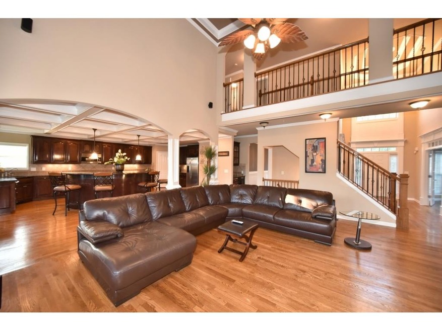 Grand Layout, lovely view from Kitchen!