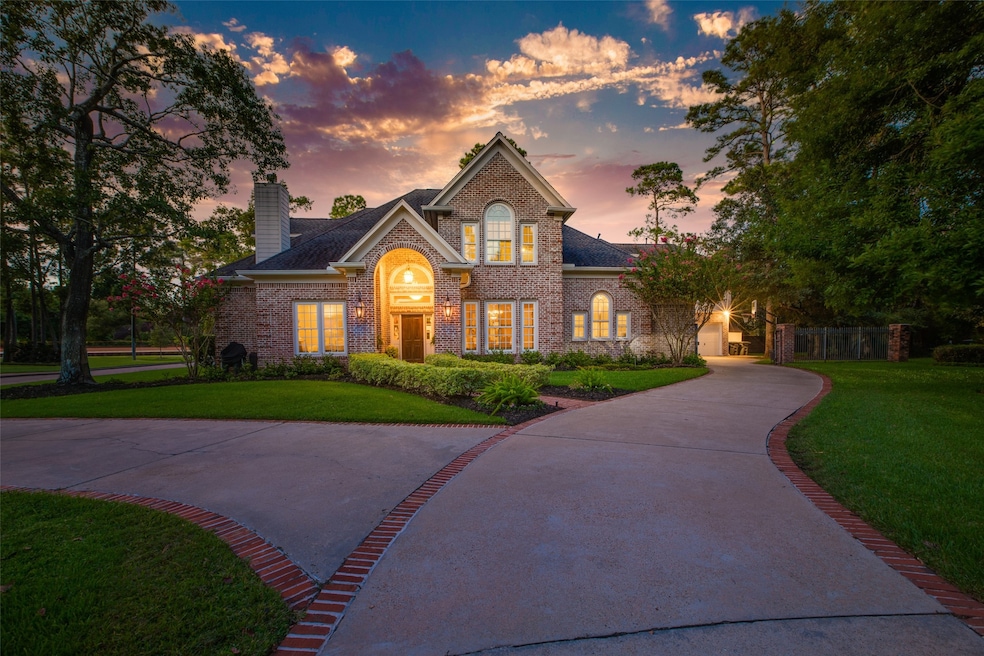 8 Norvell Ct, Houston, TX 77024 - photo 1