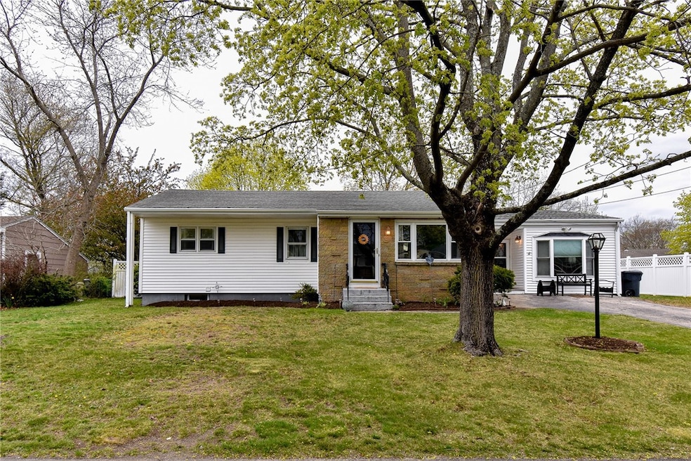 27 Montcalm Rd, Warwick, RI 02889 - photo 1