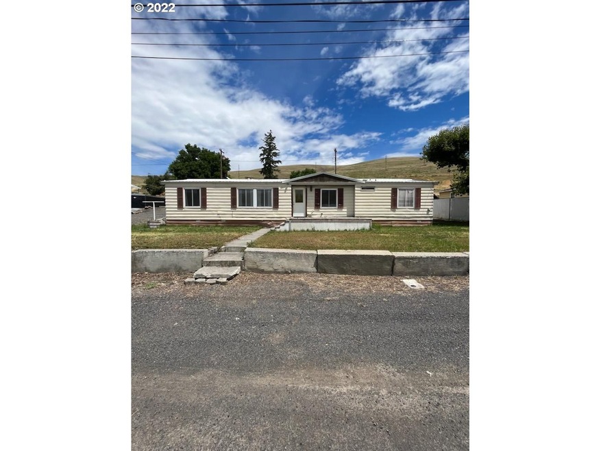 315 W Linden Way, Heppner, OR 97836 - photo 1