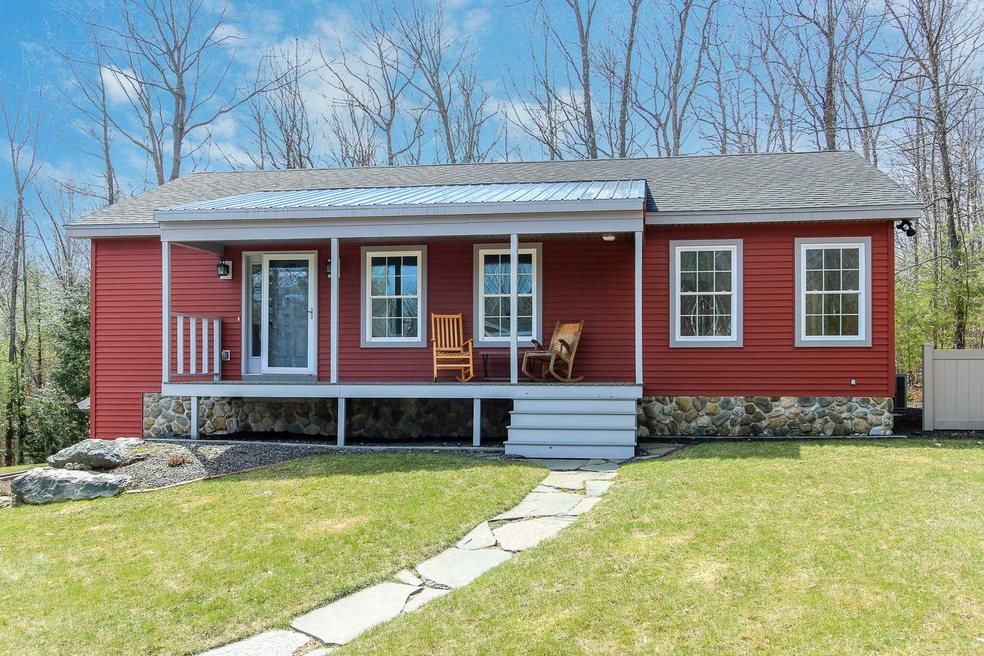 71 Pine St, Hooksett, NH 03106 - photo 1