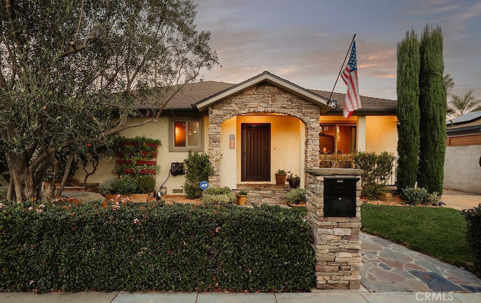 1826 Mcnab Ave, Long Beach, CA 90815 - photo 1