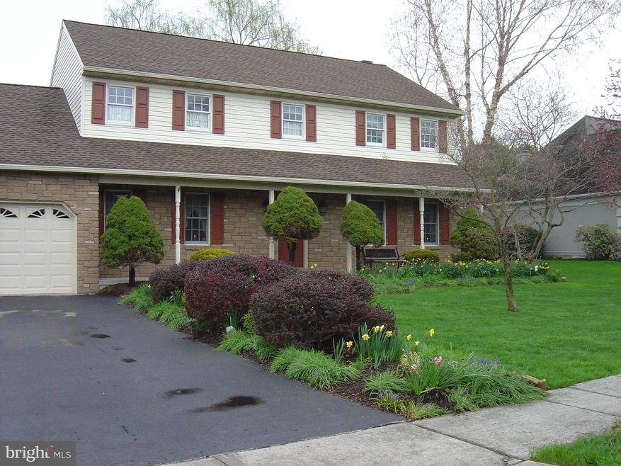 63 Cypress Dr, Leola, PA 17540 - photo 1