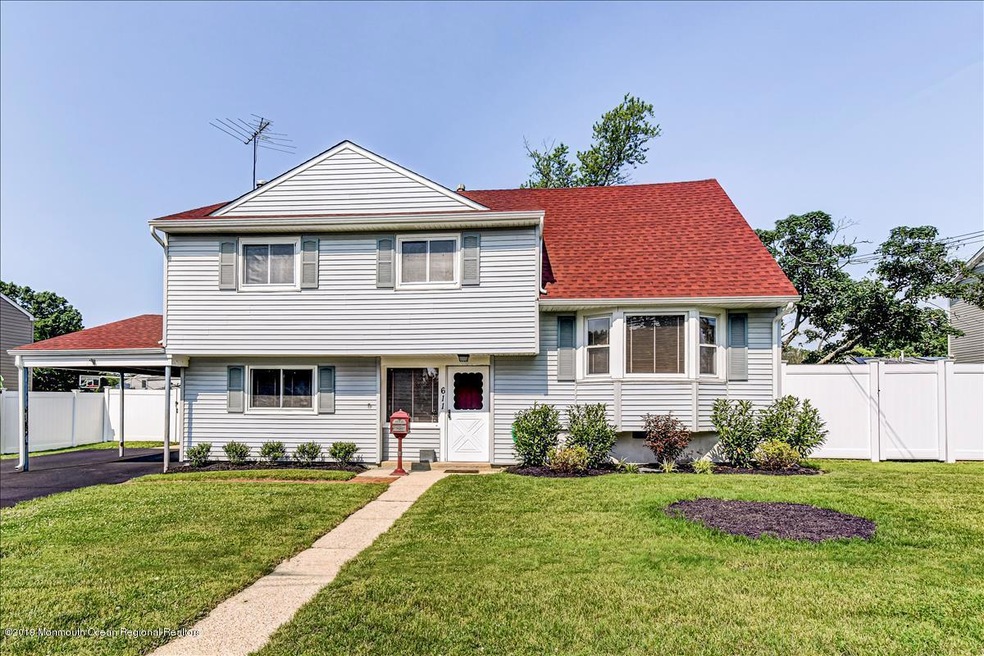 611 Laurel Ave, Hazlet, NJ 07730 - photo 1