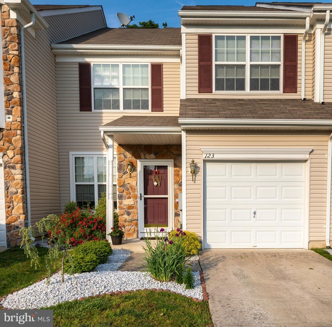 123 Chancellor Dr, Woodbury, NJ 08096 - photo 1