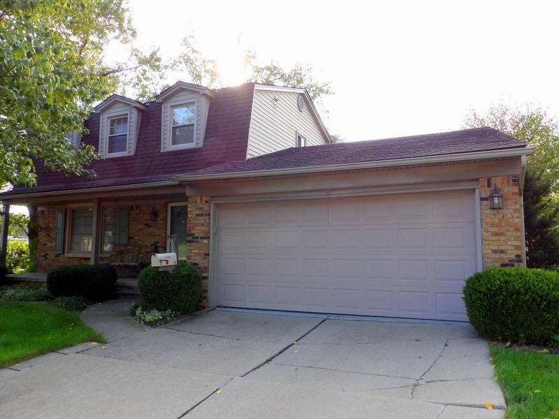 Excellent Southgate location ~ walk to schools and