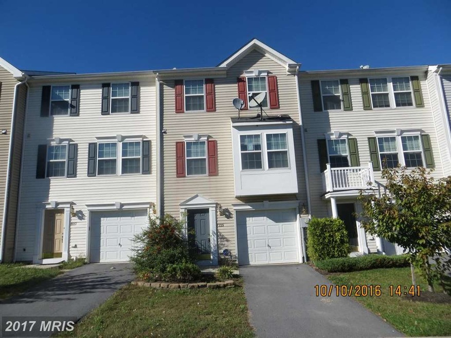 229 Scarboro Dr, Bunker Hill, WV 25413 - photo 1