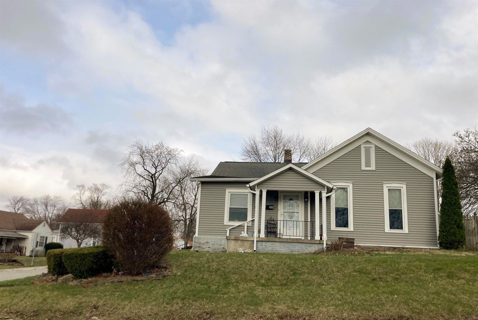 304 E Cherry St, Bluffton, IN 46714 - photo 1