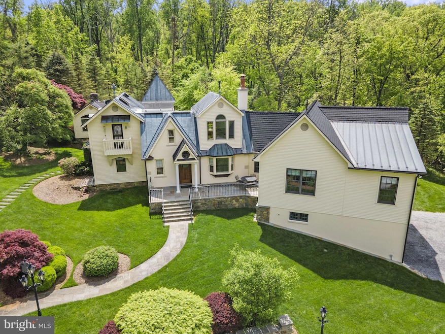 19233 Blueridge Mountain Rd, Bluemont, VA 20135 - photo 1