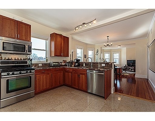 922 E Broadway unit 3, Boston, MA 02127 - photo 1