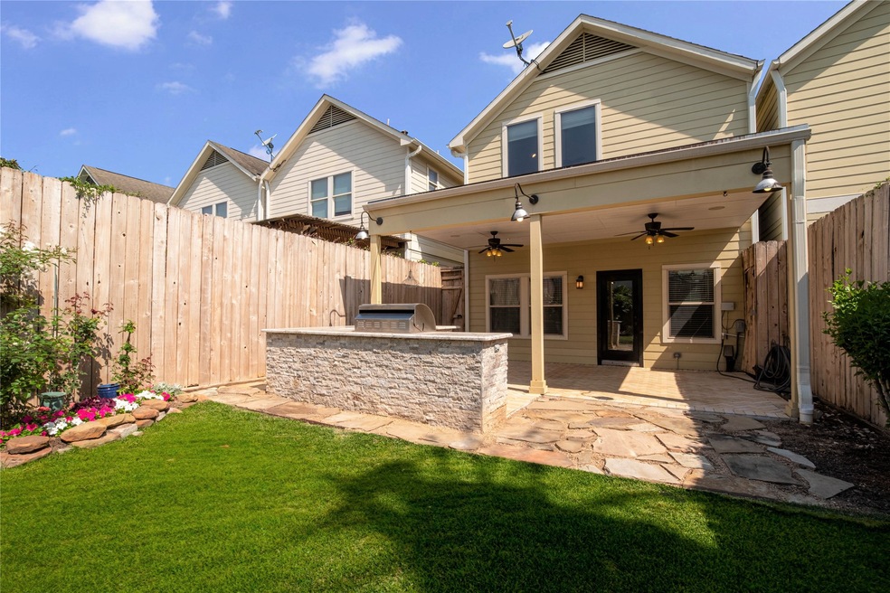 644 E 6th 1/2 St, Houston, TX 77007 - photo 1