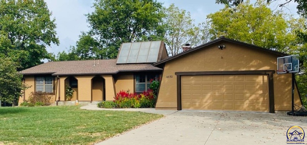 4832 SW Skyline Pkwy, Topeka, KS 66614 - photo 1