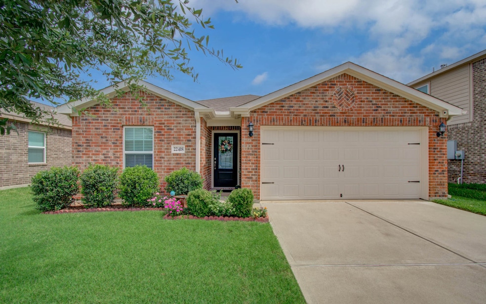 Front of the Home
Charming curb appeal with a wel