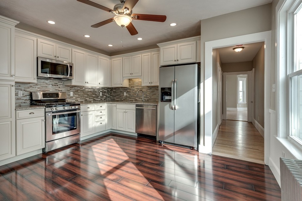 37 Boardman St unit 2, Salem, MA 01970 - photo 1