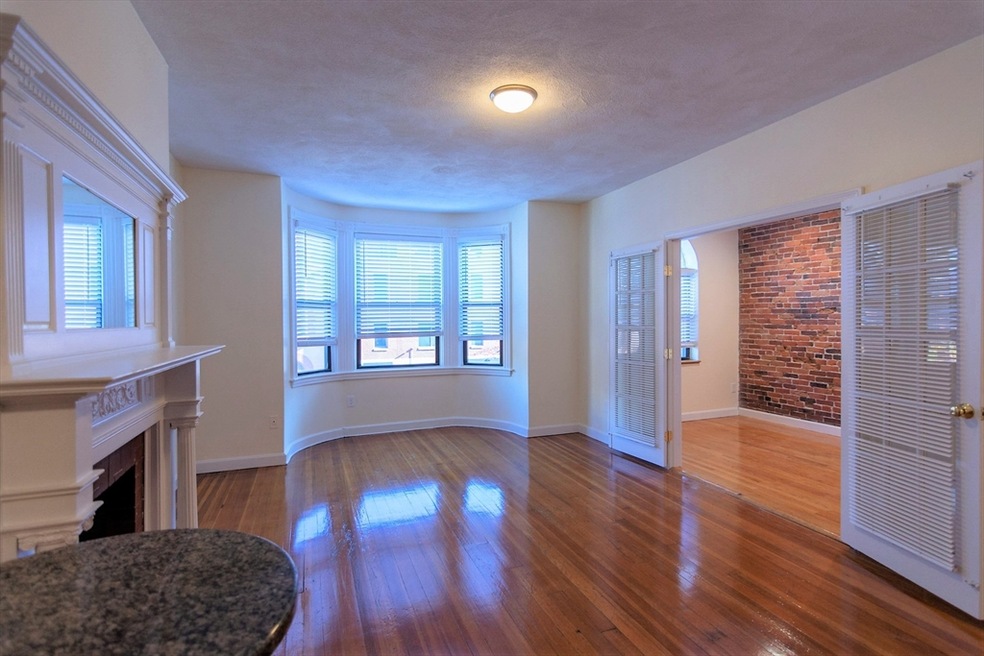 59 Hemenway St unit 3, Boston, MA 02115 - photo 1