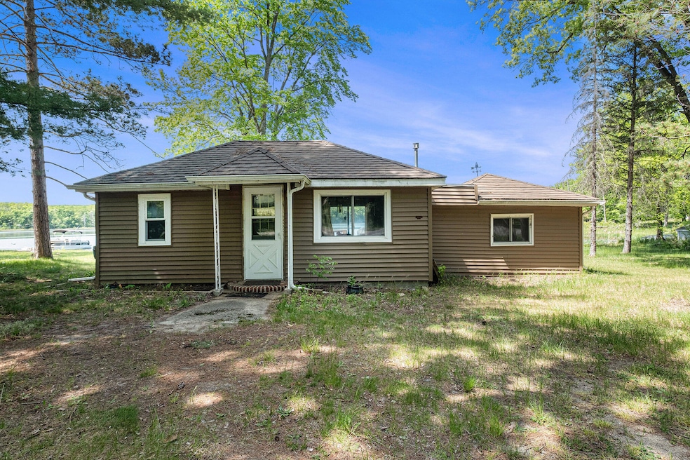 3945 W Cleveland Dr, Bitely, MI 49309 - photo 1