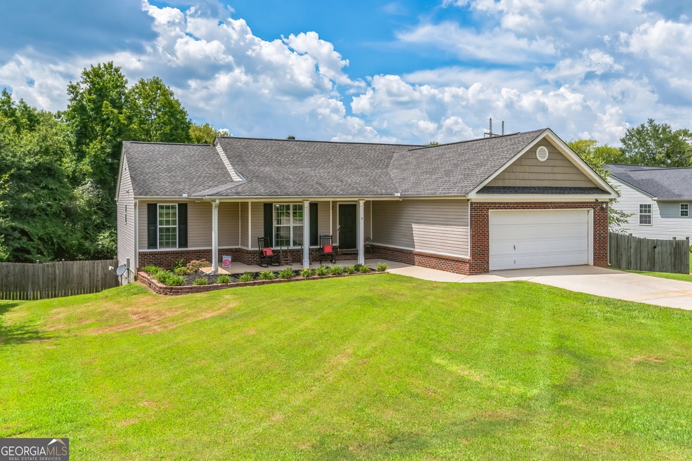 208 Stream Side Ct, Winder, GA 30680 - photo 1