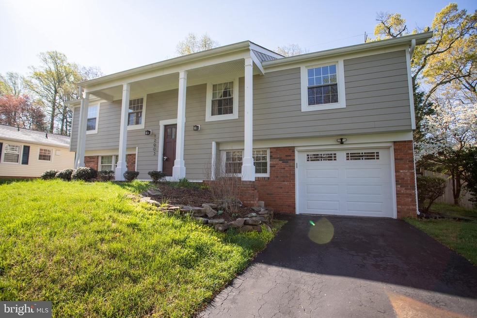 12903 Melville Ln, Fairfax, VA 22033 - photo 1