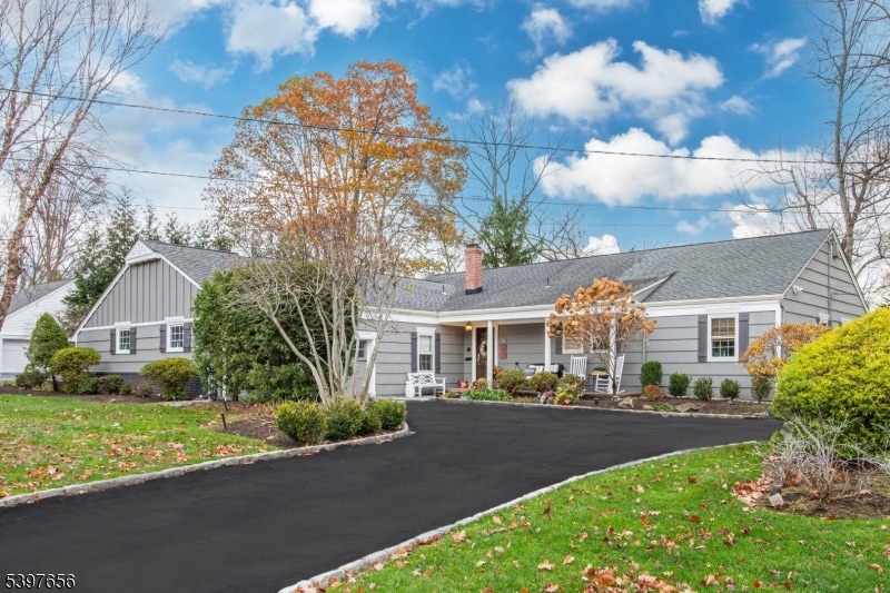 11 Rall Ct, Roseland, NJ 07068 - photo 1