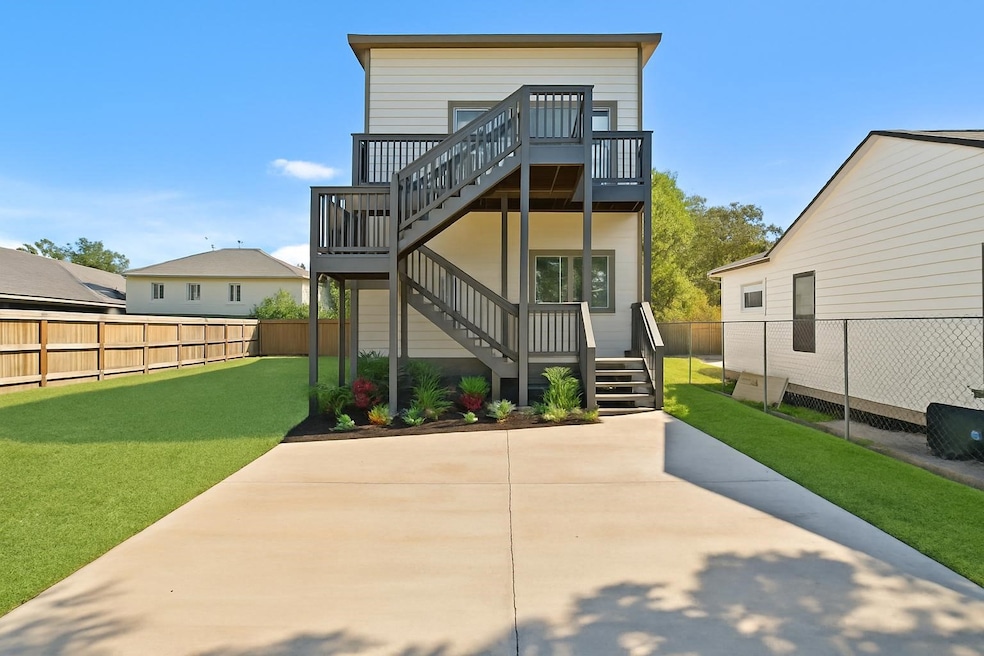 8204 Tower St unit A, Houston, TX 77088 - photo 1