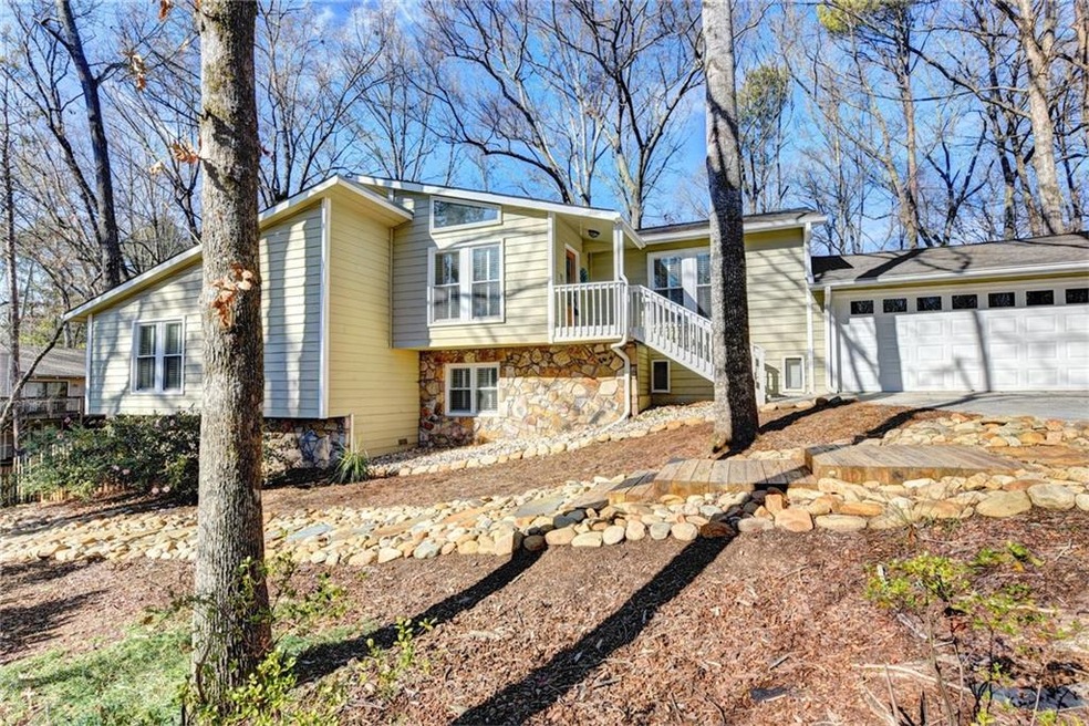 Welcome Home to your Beautiful Contemporary In Riv