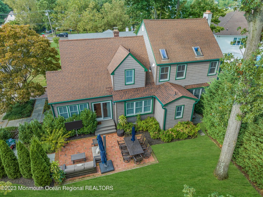 185 Ridgewood Ave, Oakhurst, NJ 07755 - photo 1