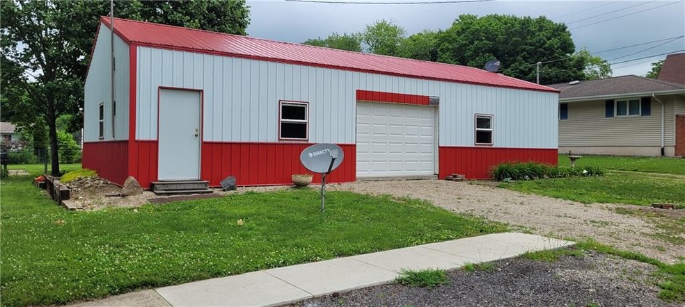 1002 3rd St, Covington, IN 47932 - photo 1