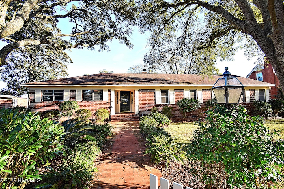 1800 River Dr, New Bern, NC 28560 - photo 1