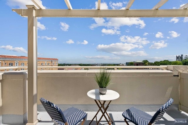 Sold $610,000 • Co-Listing Agent