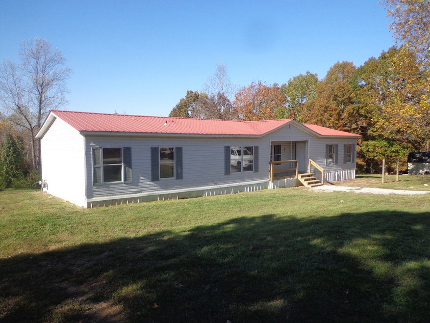 152 Baker Ridge Rd, Waverly, TN 37185 - photo 1