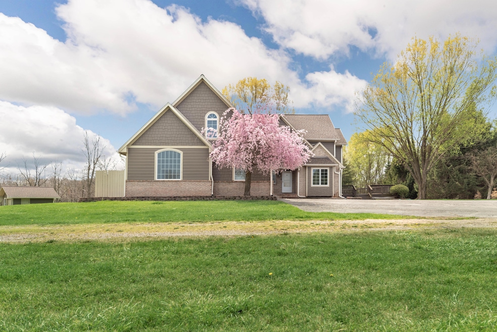 7415 S Kearney Rd, Whitmore Lake, MI 48189 - photo 1