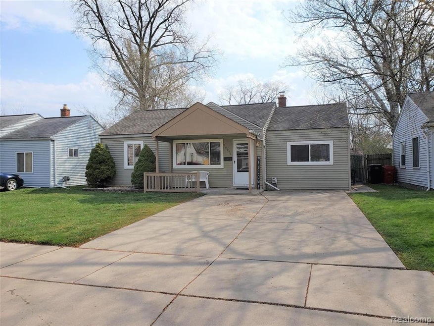 26040 Nagel St, Roseville, MI 48066 - photo 1