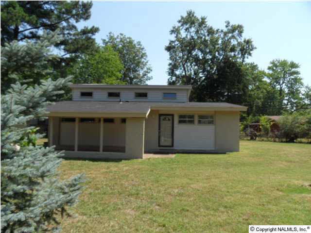 Unique rancher with a contemporary flair. Ne Carpet, New Vinyl, Freshly Painted Interior and Exterior