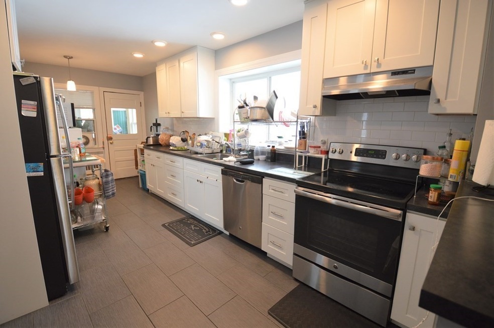 140 Salisbury Rd unit 2, Brookline, MA 02445 - photo 1