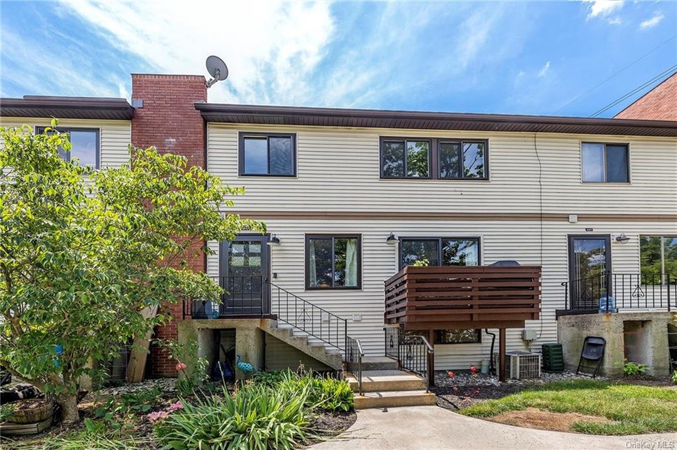 490 Country Club Ln unit 490, Pomona, NY 10970 - photo 1