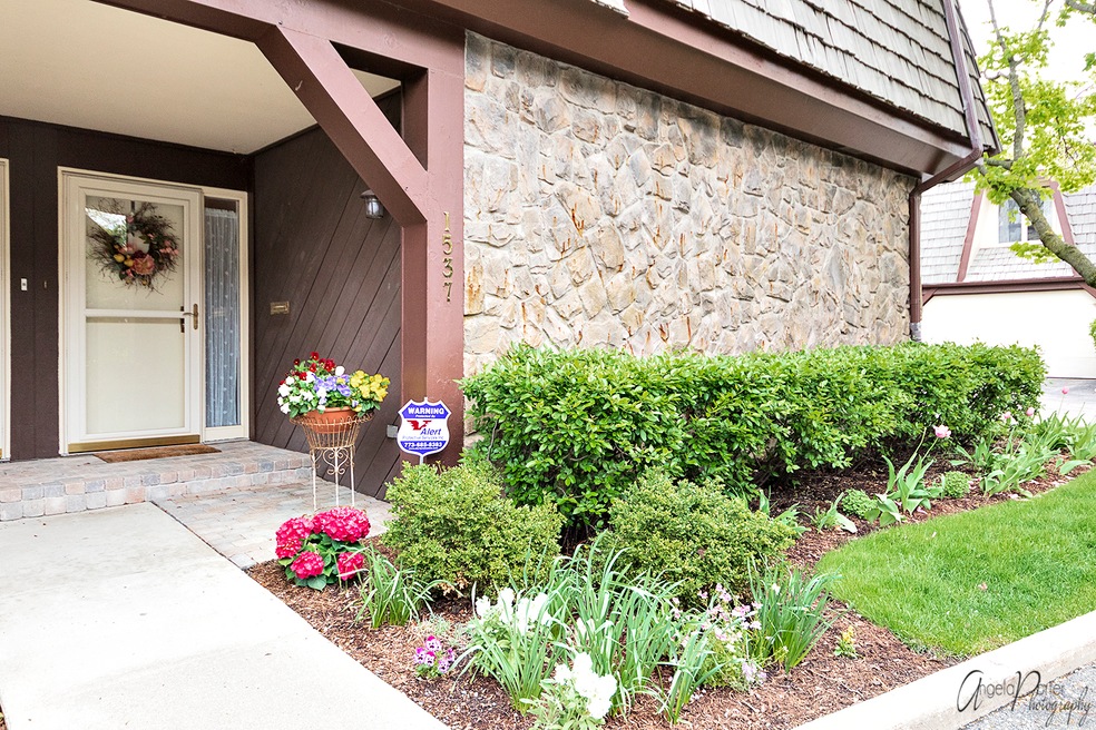Pretty, Landscaped Front