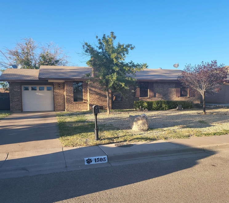 1505 Pinon Dr, Alamogordo, NM 88310 - photo 1