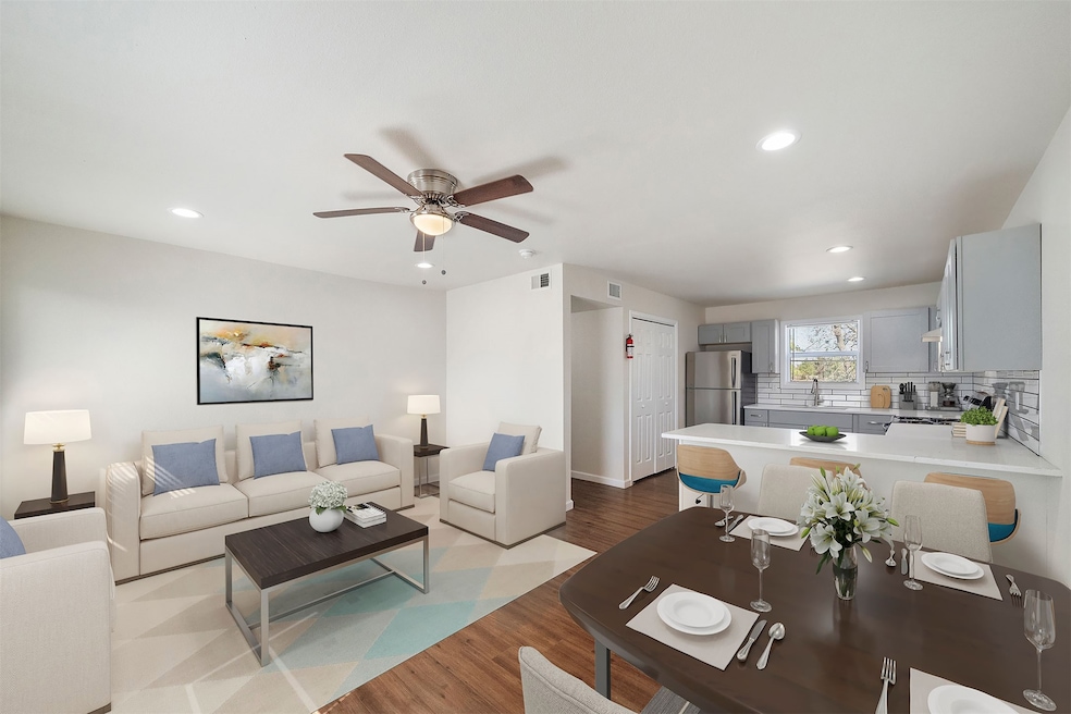 6403 Sloan St unit 5, Houston, TX 77087 - photo 1