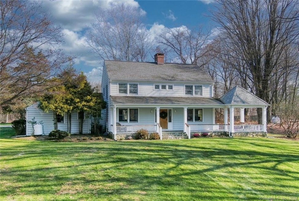 Welcome to 212 Lonetown Rd. in Redding